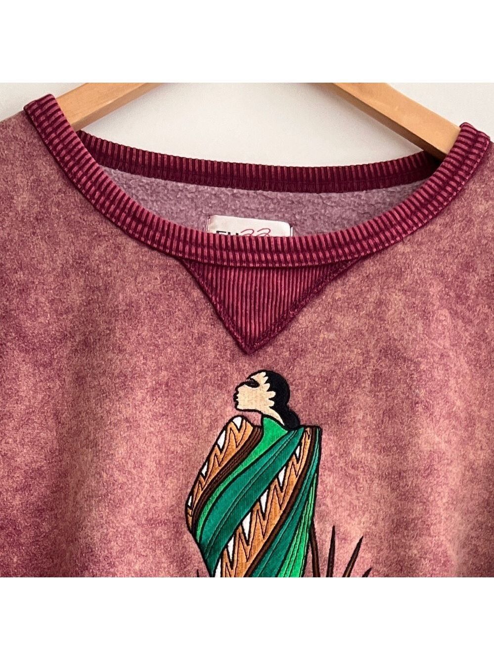 VINTAGE Fuzzy Stonewash Sweatshirt Indigenous Embroidered Design Made Canada - Picture 7 of 16